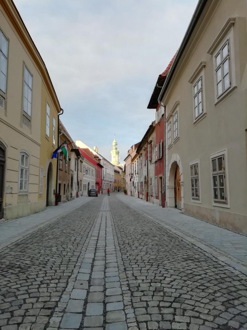 Fueredi Haz Apartman Apartment Sopron Exterior foto
